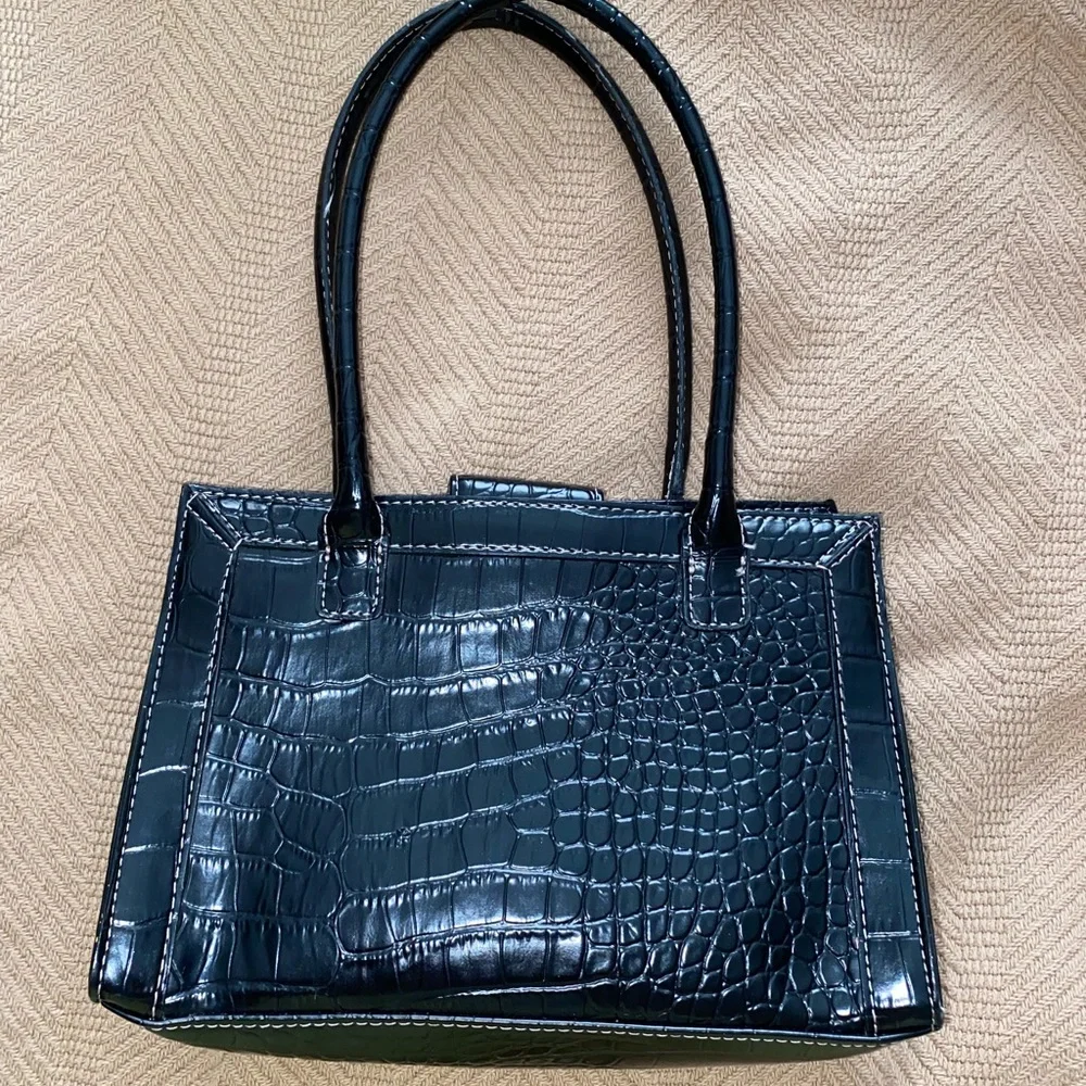 Liz Claiborne Cute Black Purse - Picture 3 of 5